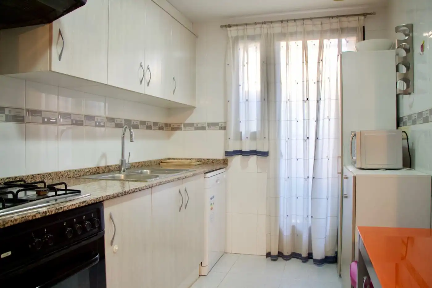 Cuina de Apartament de lloguer en Moncada amb Aire condicionat, Parquet i Balcó