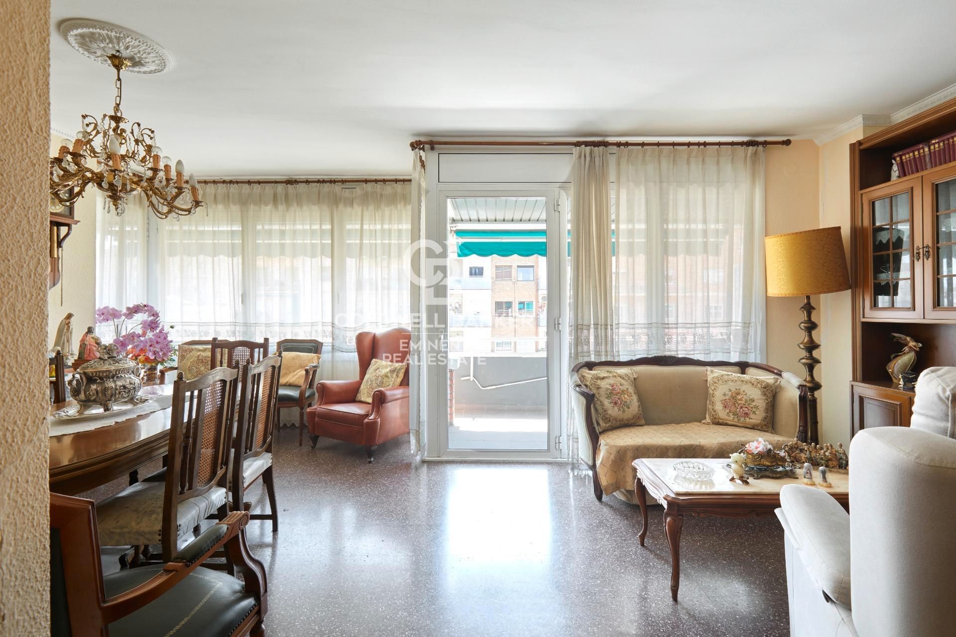 Sala d'estar de Pis en venda en  Barcelona Capital amb Terrassa i Balcó