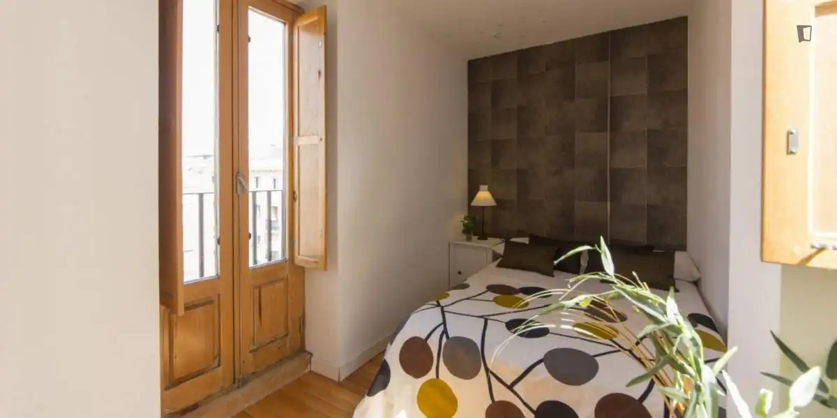 Study for rent in Puerta del Ángel