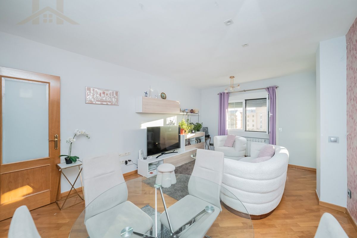 Living room of Flat for sale in Móstoles  with Air Conditioner, Heating and Terrace