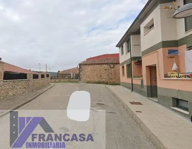 Vista exterior de Piso en venta en Abejar