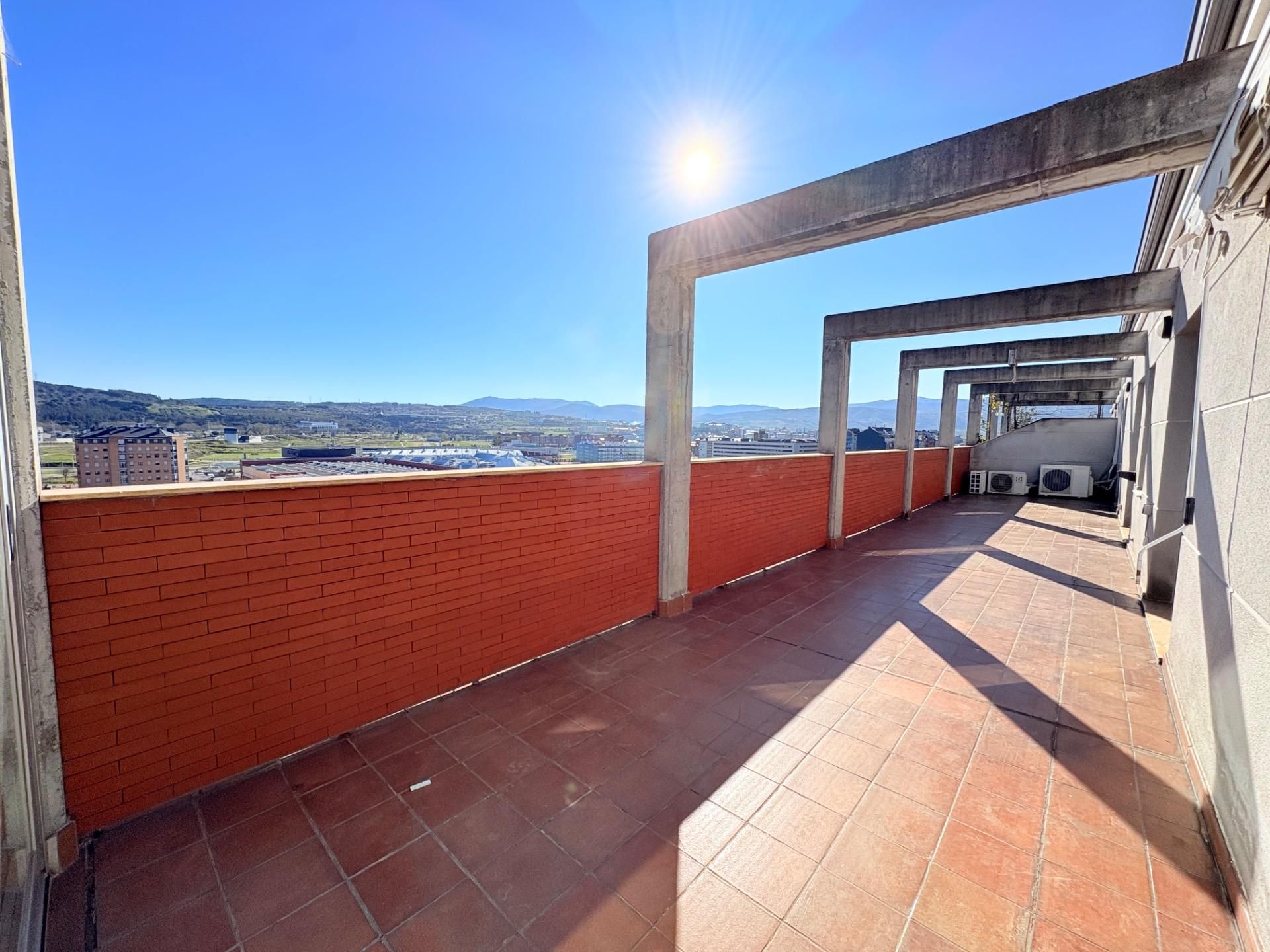 Terraza de Ático en venta en Ponferrada con Terraza, Trastero y Balcón