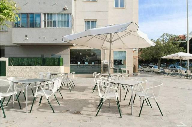 Local comercial en Alquiler en Albufereta
