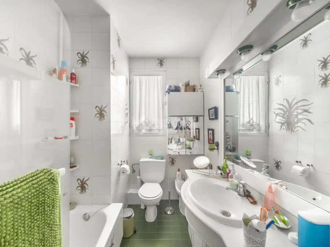Badezimmer von Wohnung zum Verkauf in Madrid mit Klimaanlage, Heizung und Terrasse