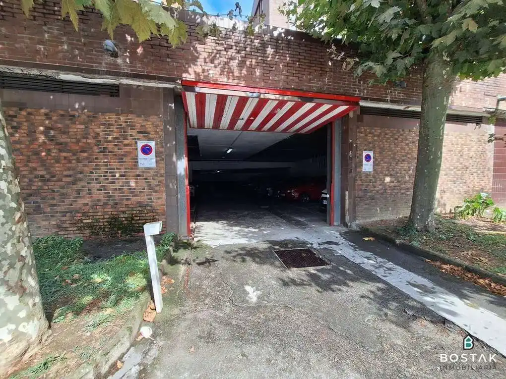 Parking for sale in Travesía Párroco Ugaz