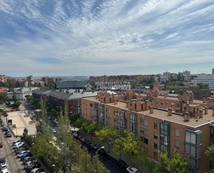 Vista exterior de Local en venda en  Madrid Capital