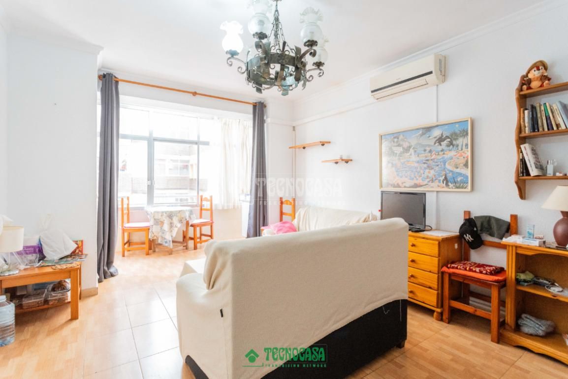 Study for sale in Calle Dr. Aráez Pacheco, Oliveros - Altamira