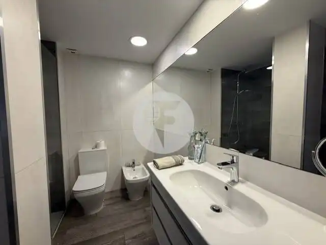 Bathroom of Flat for sale in Sabadell  with Heating and Terrace