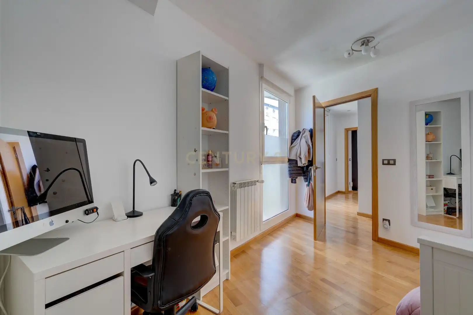 Habitación de Dúplex en venta en Irun  con Trastero, Horno y Lavadora