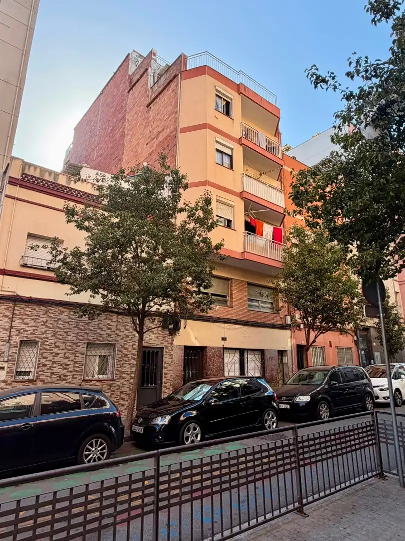 Pis en venda a Carrer Bòbiles 51, imagen 2