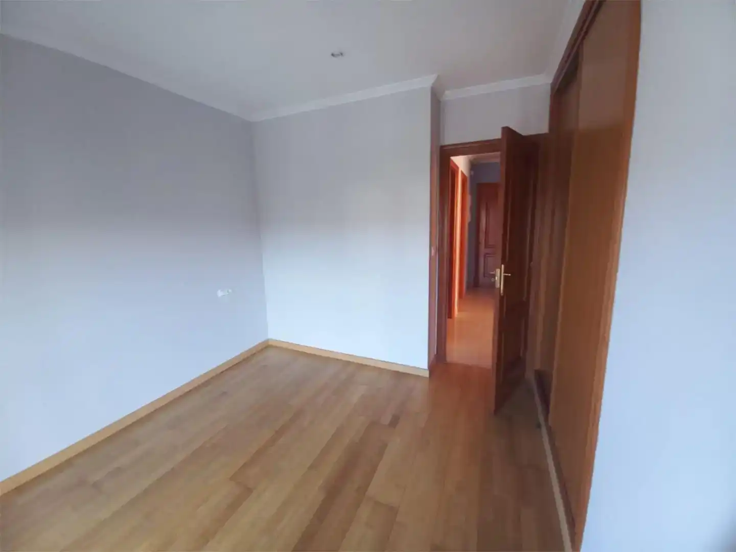 Dormitori de Pis en venda en A Illa de Arousa  amb Parquet, Traster i Balcó