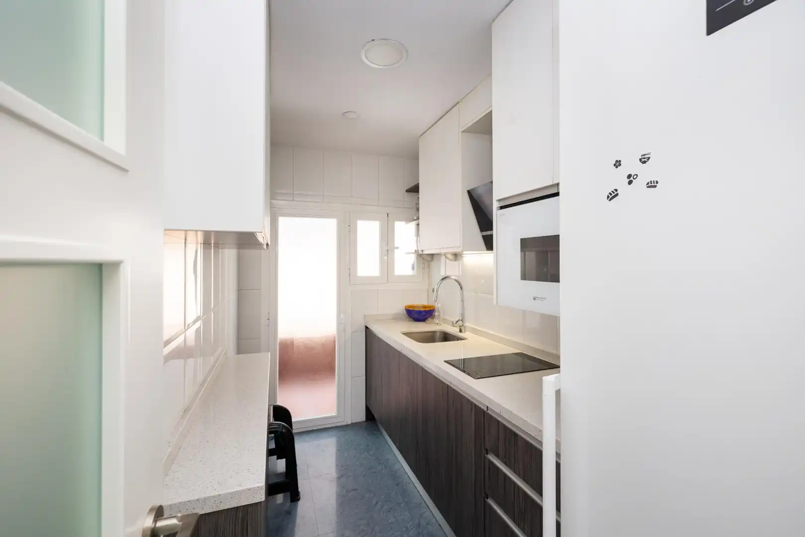 Kitchen of Flat for sale in Granada  with Parquet flooring, Terrace and Washing machine