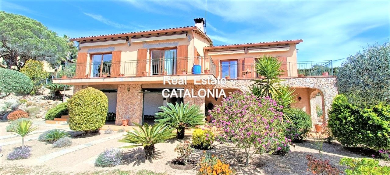 Exterior view of House or chalet for sale in Lloret de Mar  with Heating, Private garden and Terrace