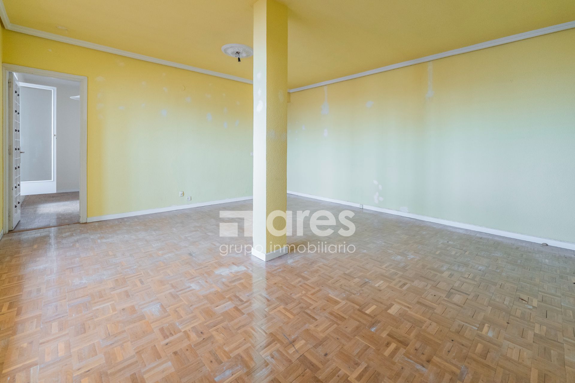 Flat for sale in  Madrid Capital