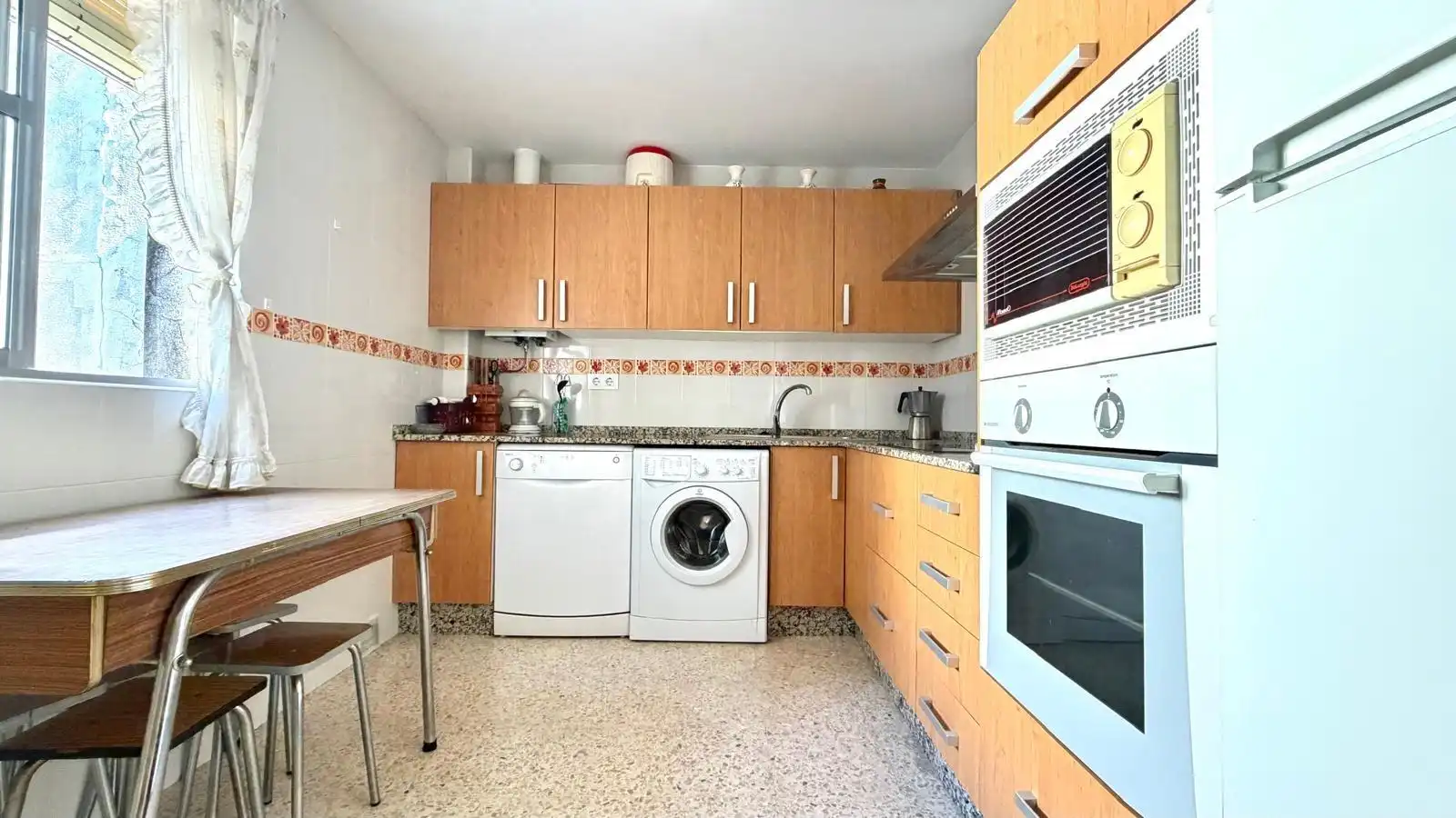 Küche von Wohnung zum Verkauf in El Puerto de Santa María mit Klimaanlage und Terrasse