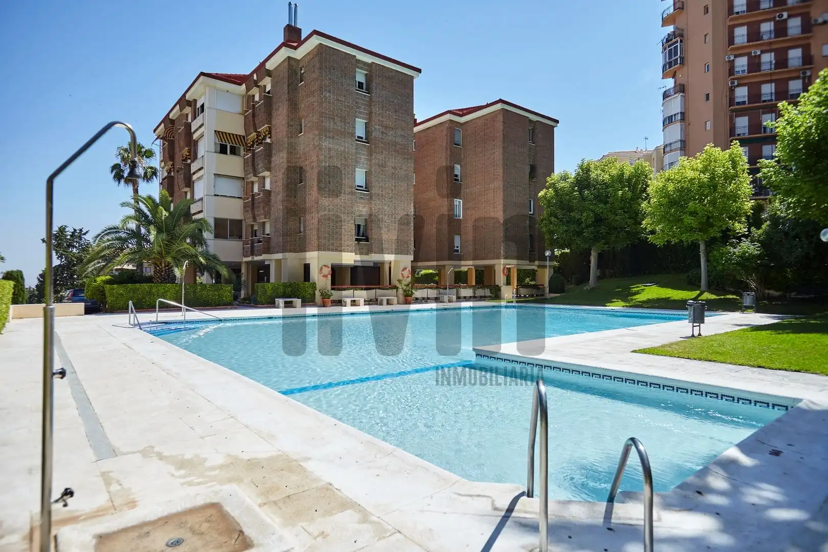 Piscina de Pis en venda en Jaén amb Aire condicionat, Calefacció i Traster