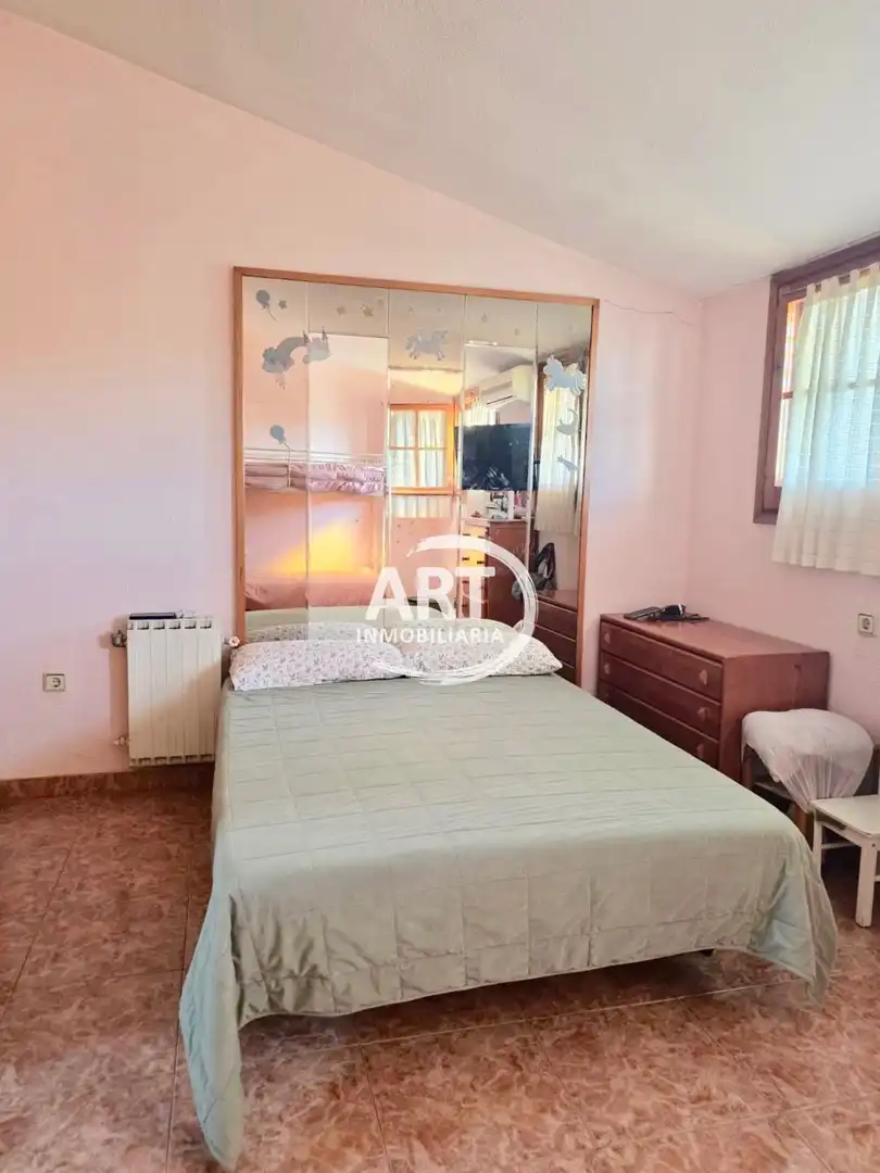 Schlafzimmer von Einfamilien-Reihenhaus zur Miete in Godella mit Klimaanlage, Heizung und Terrasse