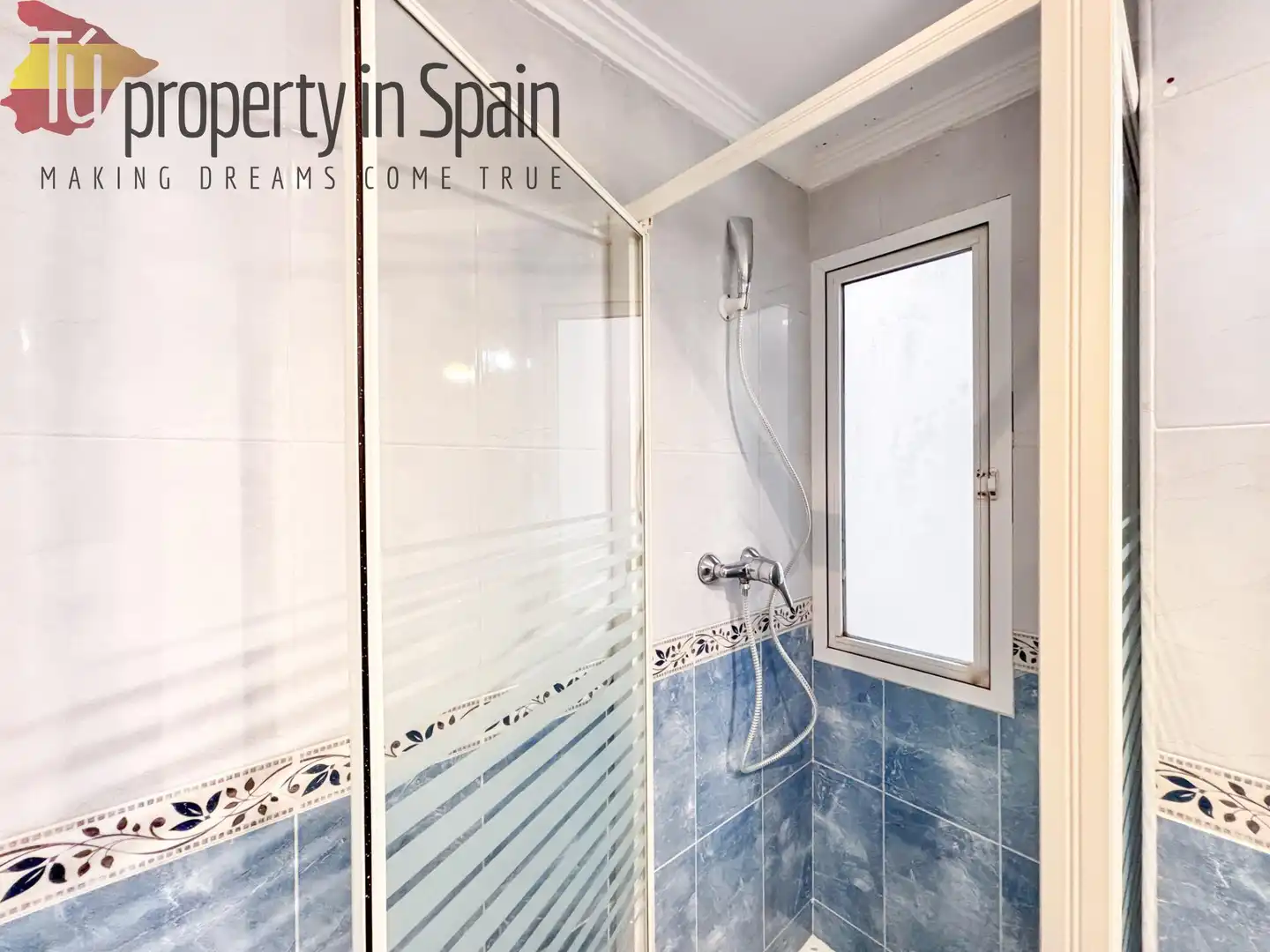 Bathroom of Flat for share in Alicante / Alacant  with Furnished
