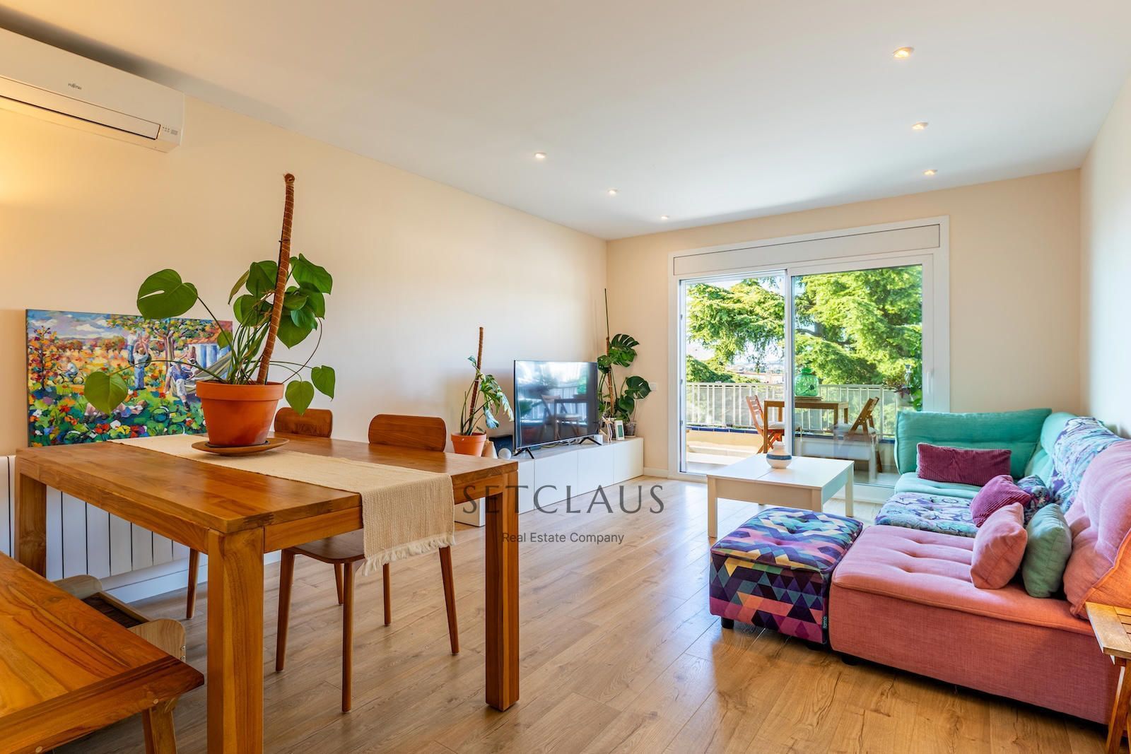 Vista exterior de Àtic en venda en El Masnou amb Aire condicionat, Terrassa i Traster