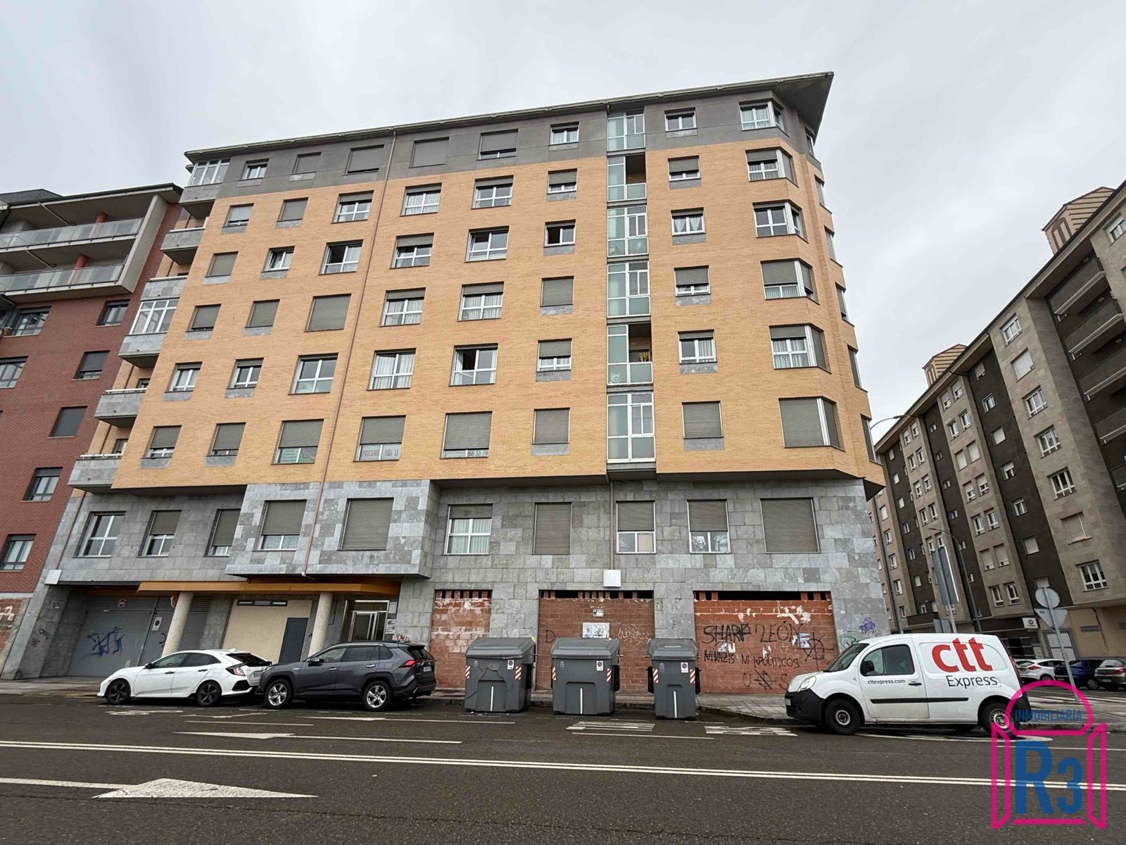 Vista exterior de Apartament de lloguer en León Capital  amb Calefacció, Traster i Moblat
