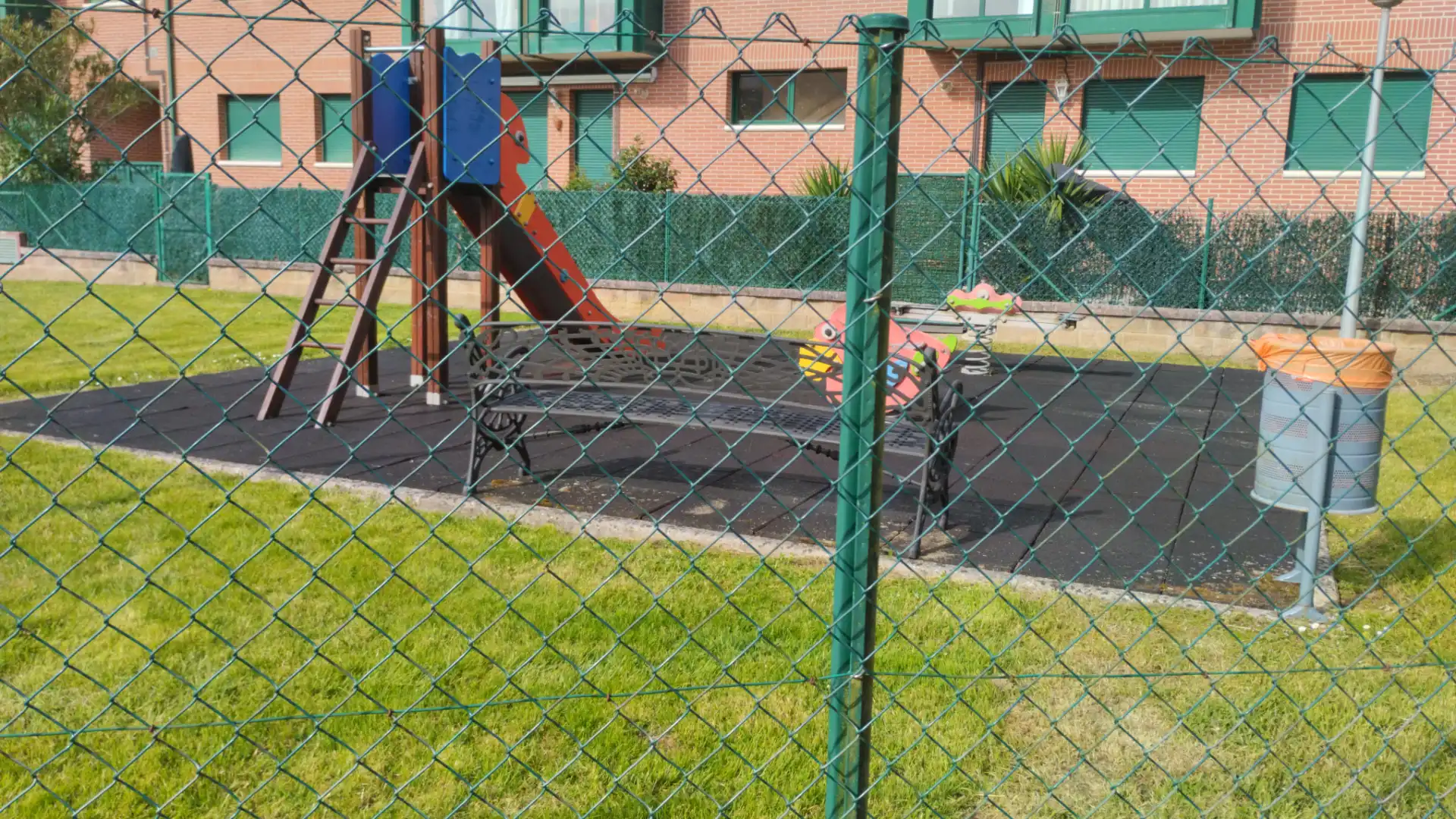 Parking de Piso en venta en Voto con Calefacción, Trastero y Amueblado