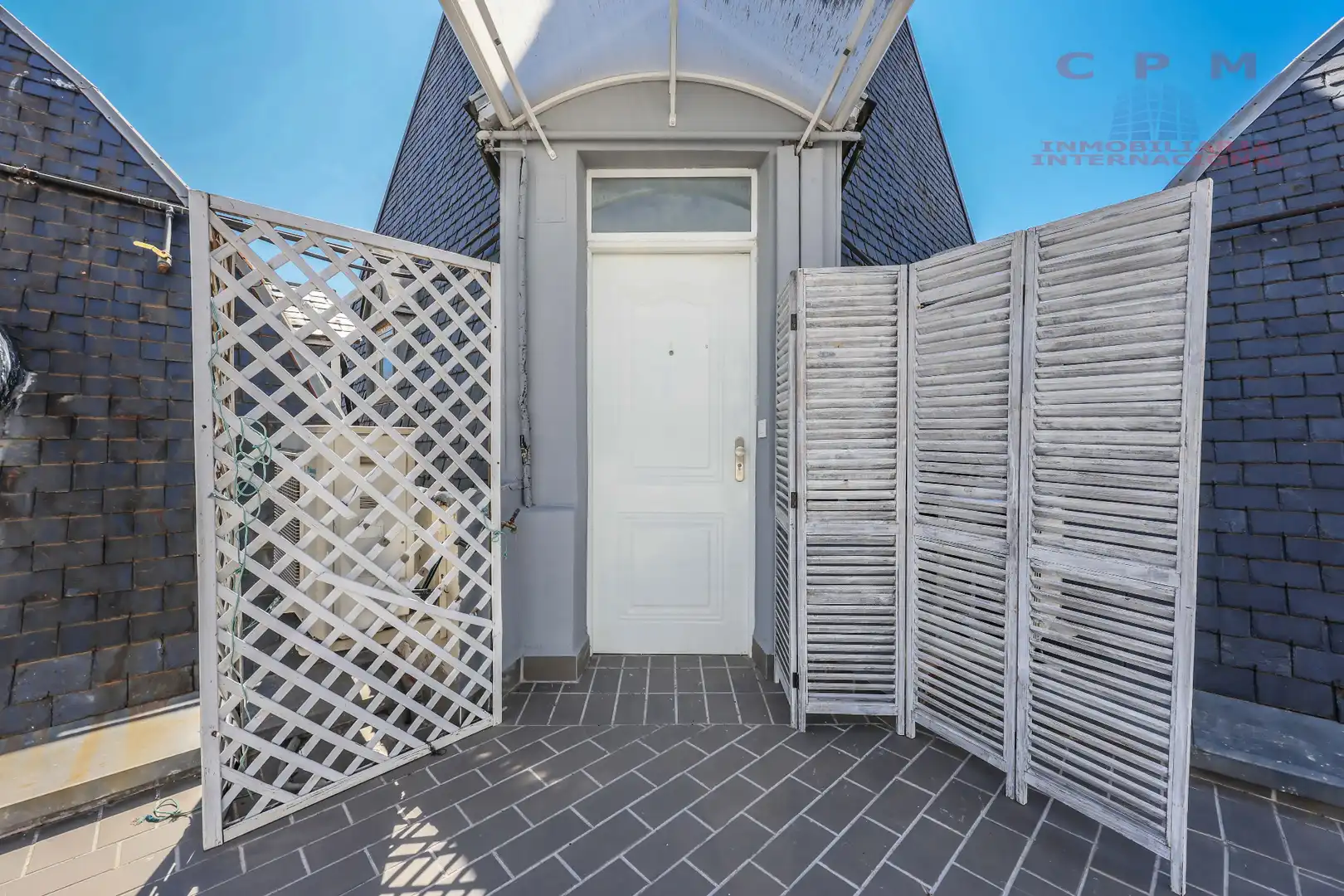 Exterior view of Duplexes for rent in Madrid  with Air Conditioner, Heating and Furnished