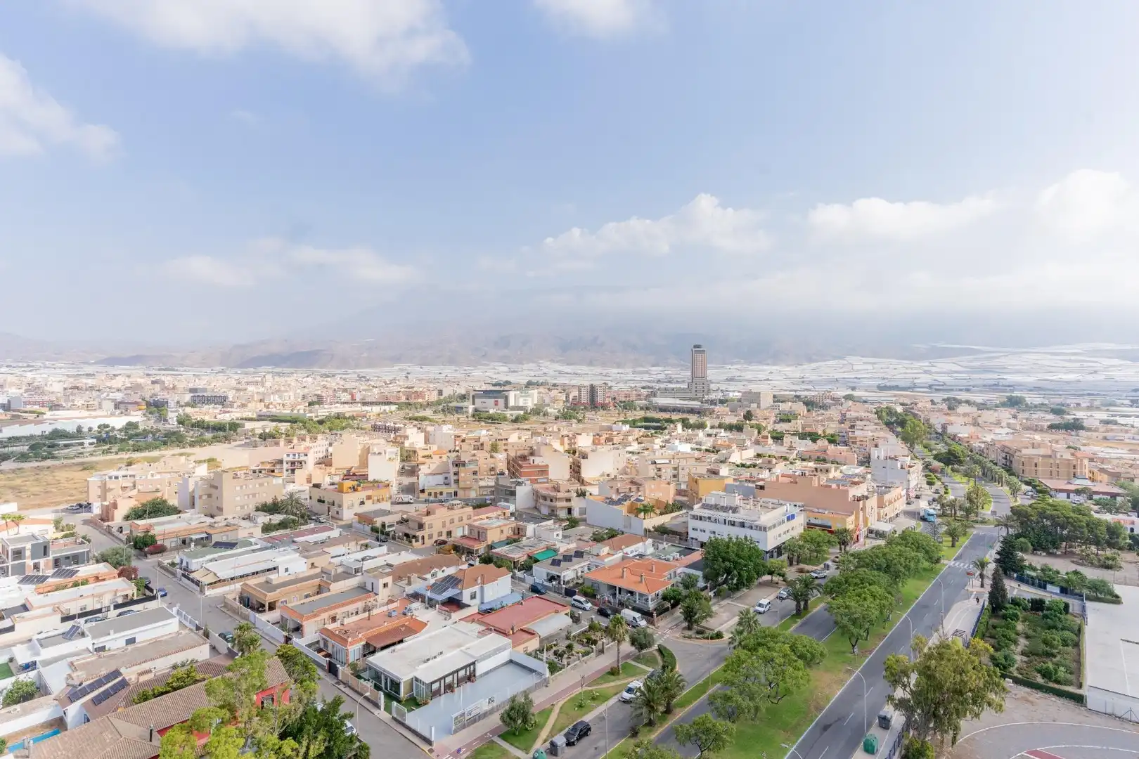 Vista exterior de Pis en venda en El Ejido amb Aire condicionat i Piscina comunitària