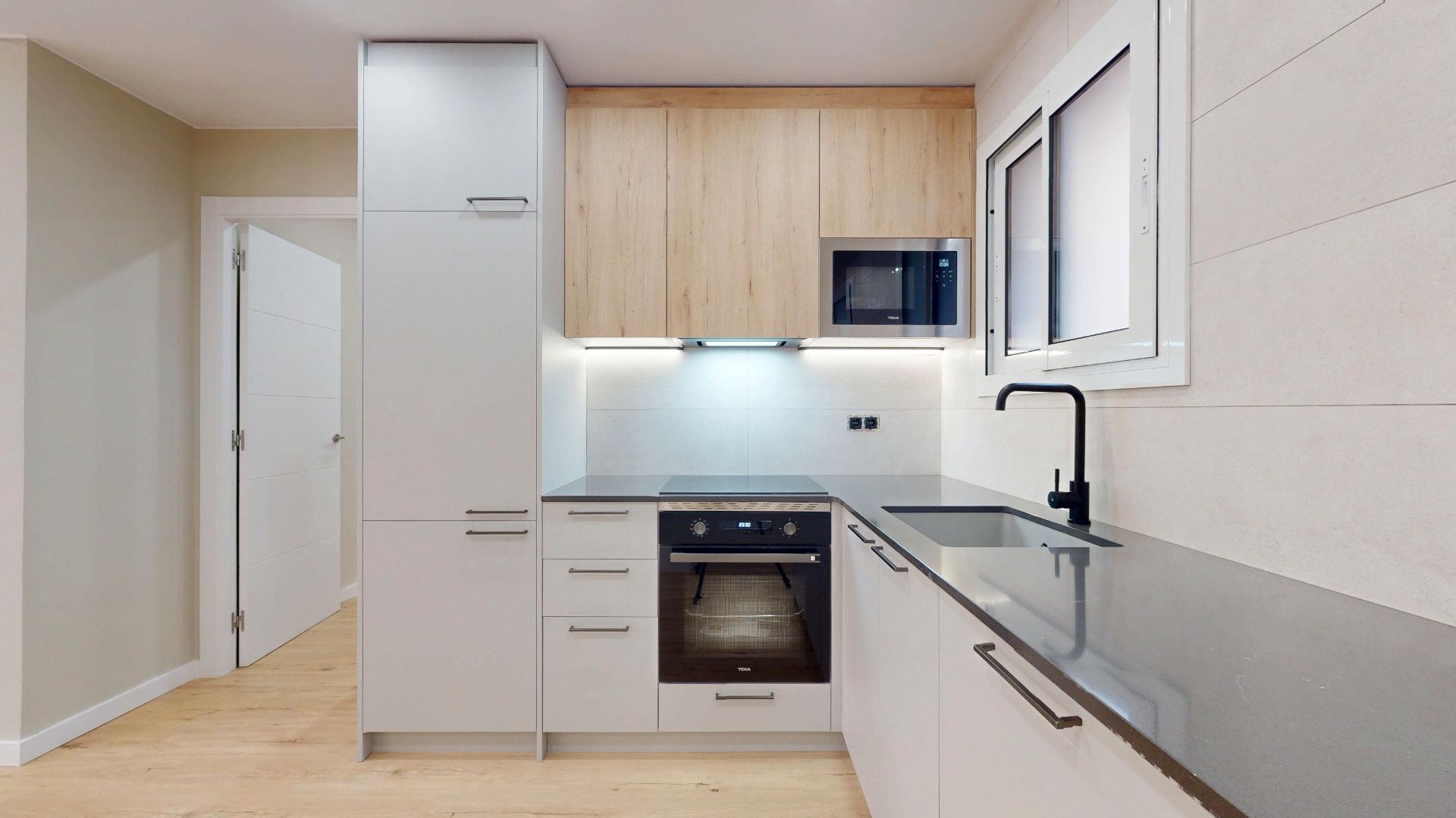 Kitchen of Flat for sale in  Barcelona Capital  with Air Conditioner, Heating and Parquet flooring