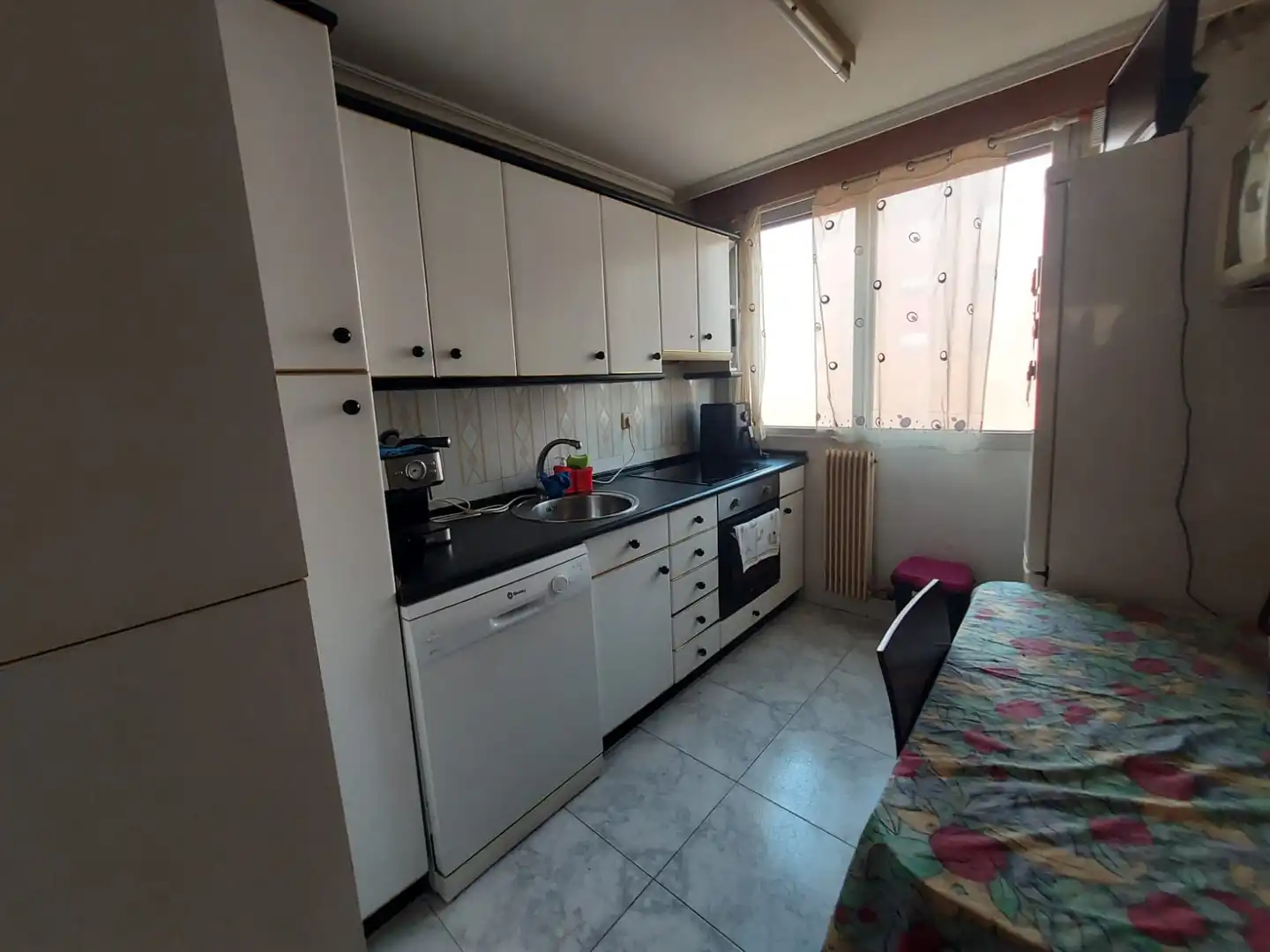 Küche von Wohnung zum Verkauf in Burgos mit Heizung, Parkett und Terrasse