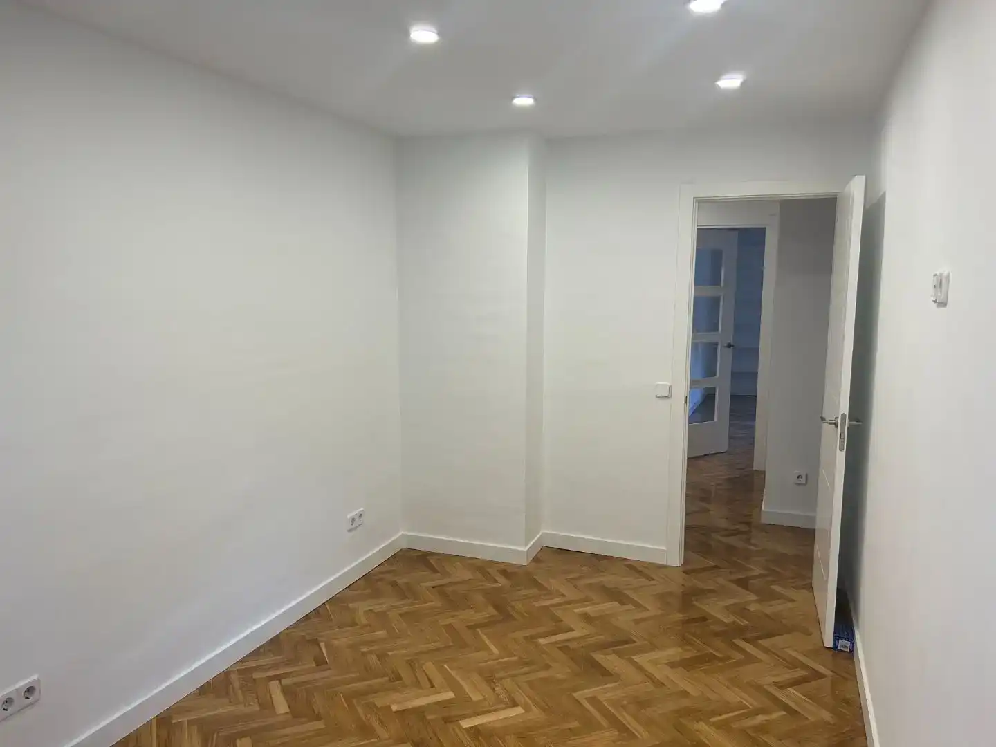 Wohnung zur Miete in  Madrid Capital mit Klimaanlage und Balkon
