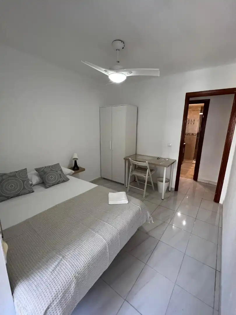 Habitación de Piso para compartir en Málaga con Aire acondicionado, Amueblado y Horno