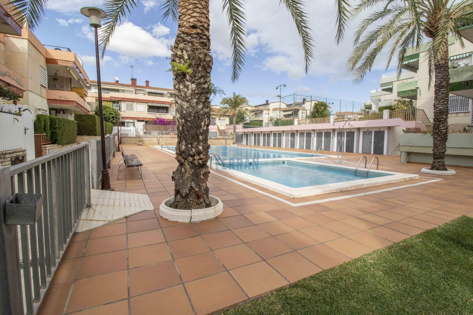 Piscina de Dúplex en venda en El Vendrell amb Aire condicionat, Calefacció i Terrassa