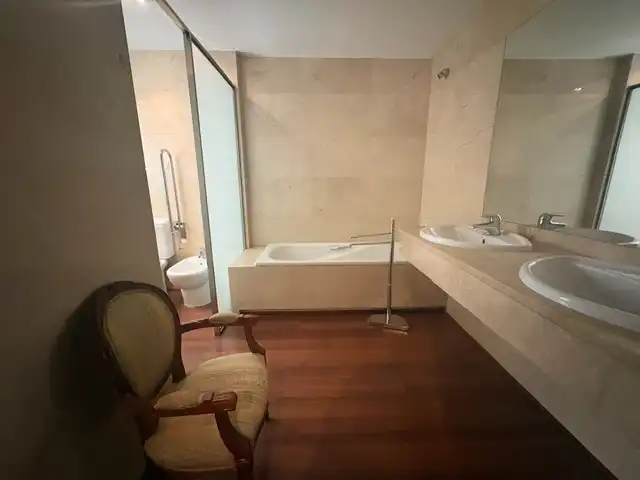 Bany de Pis en venda en Guadalajara amb Aire condicionat, Calefacció i Parquet