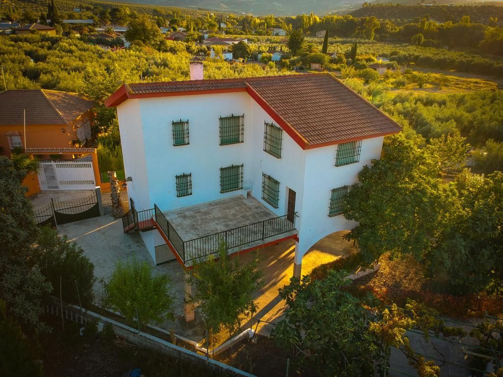 Exterior view of House or chalet for sale in  Jaén Capital  with Air Conditioner, Heating and Terrace