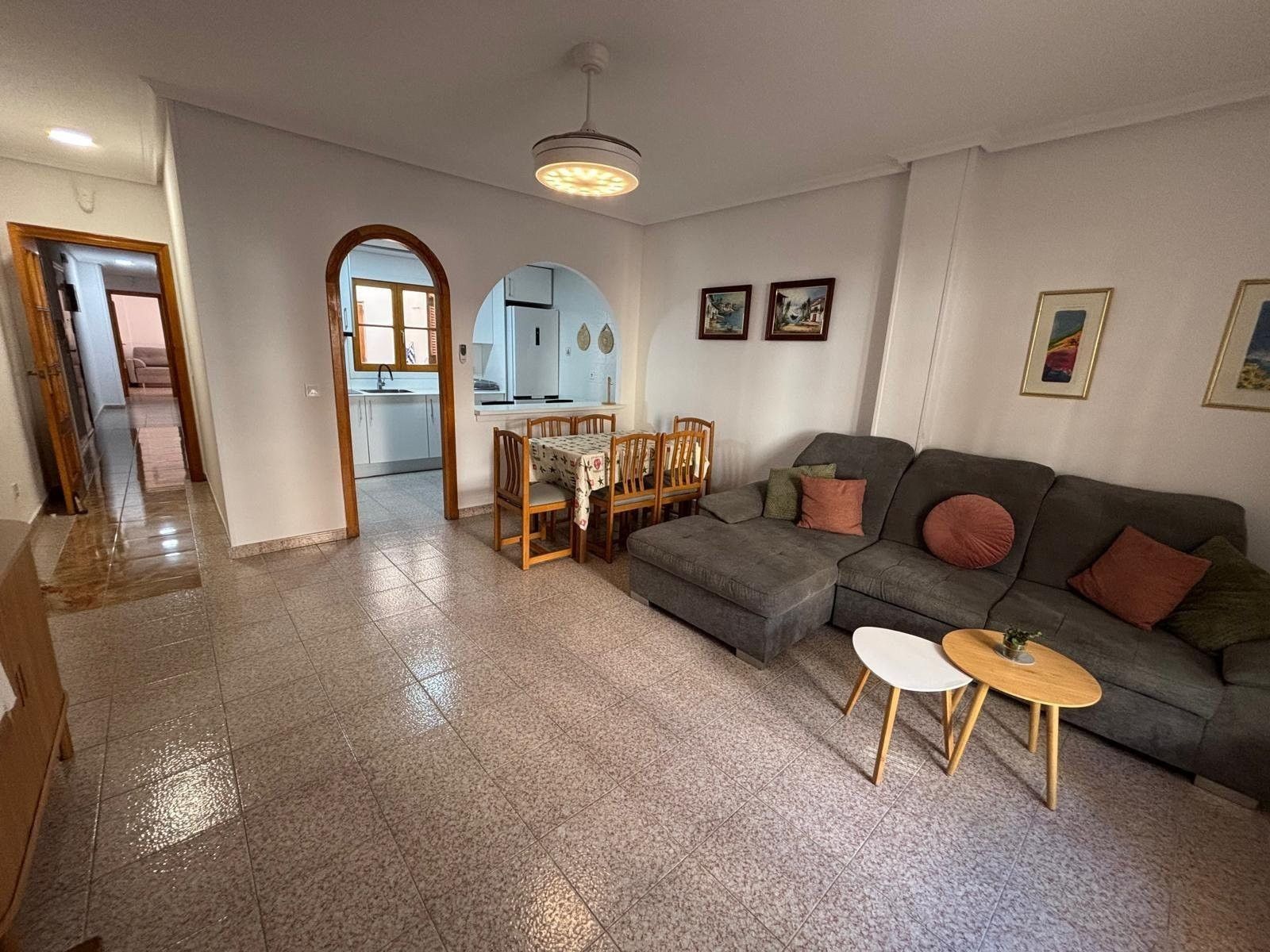 Sala d'estar de Apartament en venda en Torrevieja amb Piscina, Moblat i Piscina comunitària
