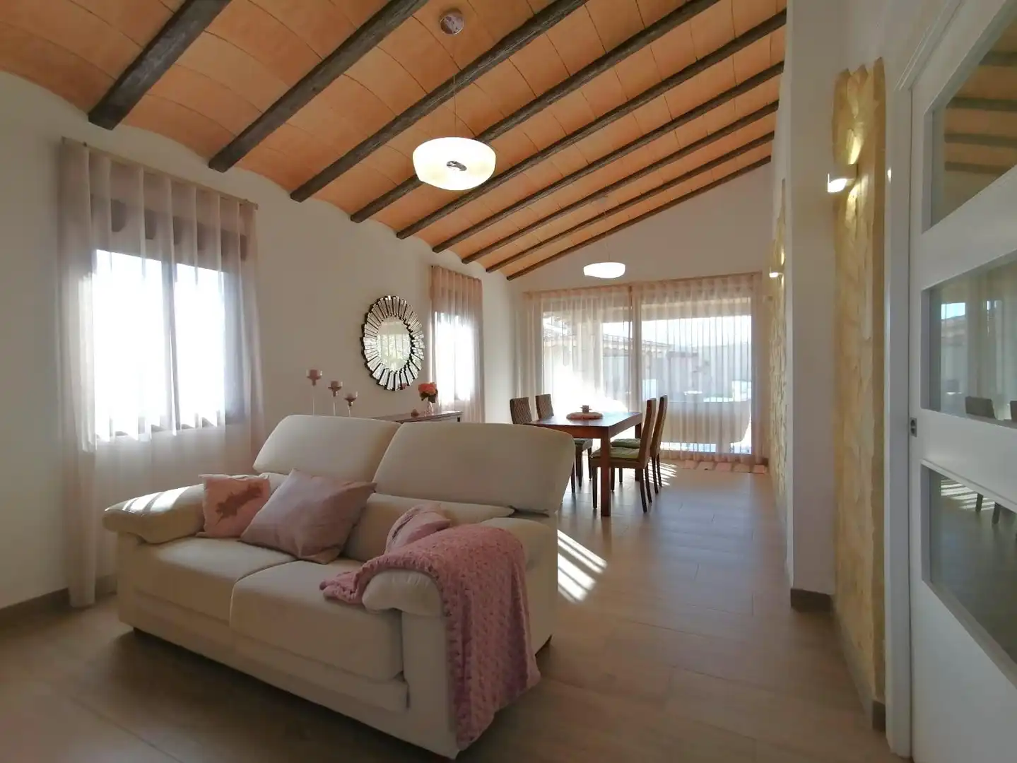 Sala de estar de Casa o chalet en venta en El Palomar con Aire acondicionado, Calefacción y Jardín privado