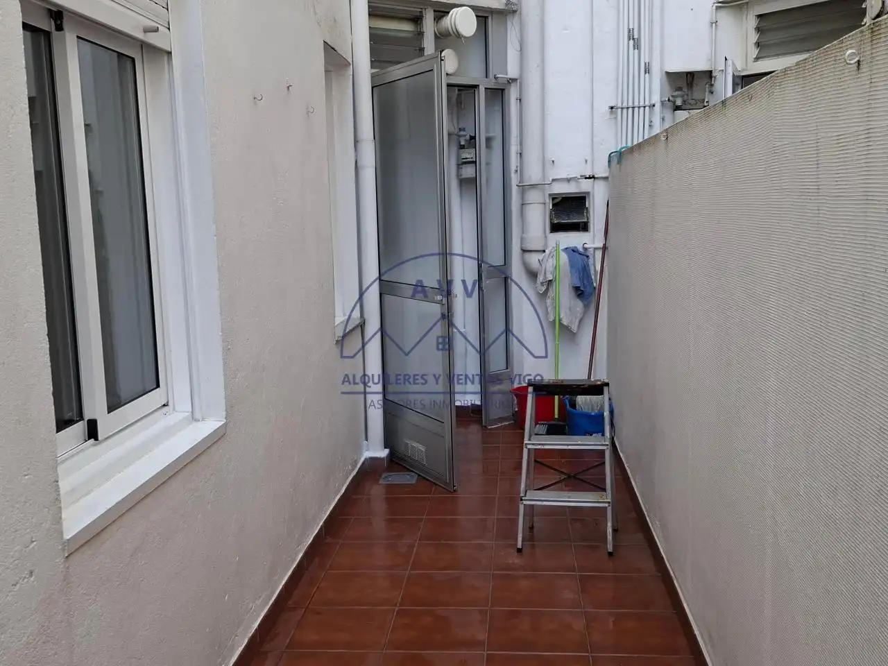 Balcony of Flat for rent in Vigo   with Parquet flooring