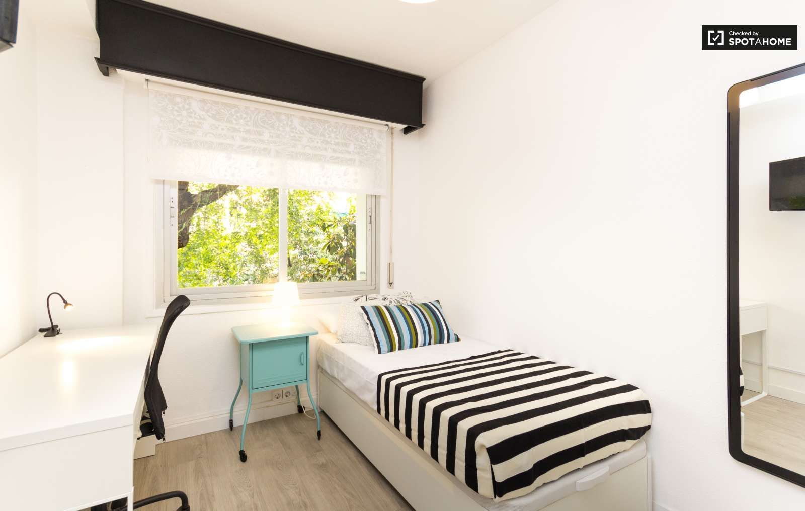 Dormitori de Pis per a compartir en  Madrid Capital amb Aire condicionat i Terrassa