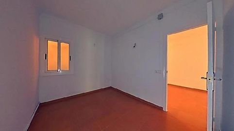 Foto 3 de Planta baixa en venda a Carrer del Canigó, El Raval, Santa Coloma de Gramenet