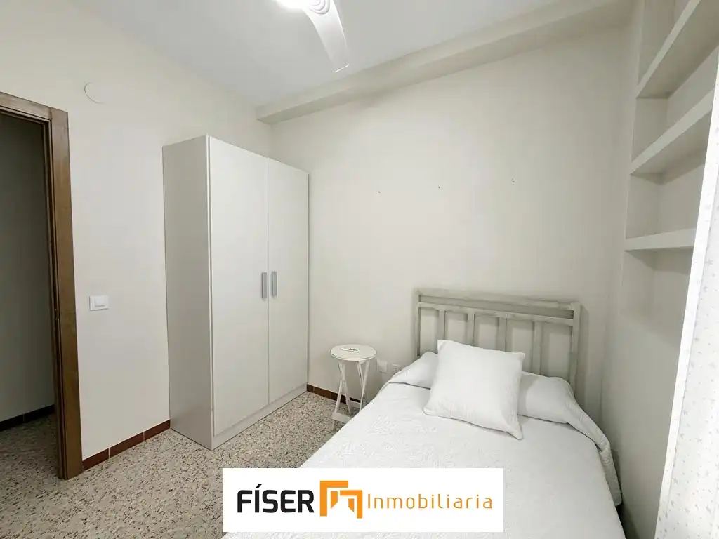 Flat with terrace to rent in Calle Hernando de Zafra, imagen 9