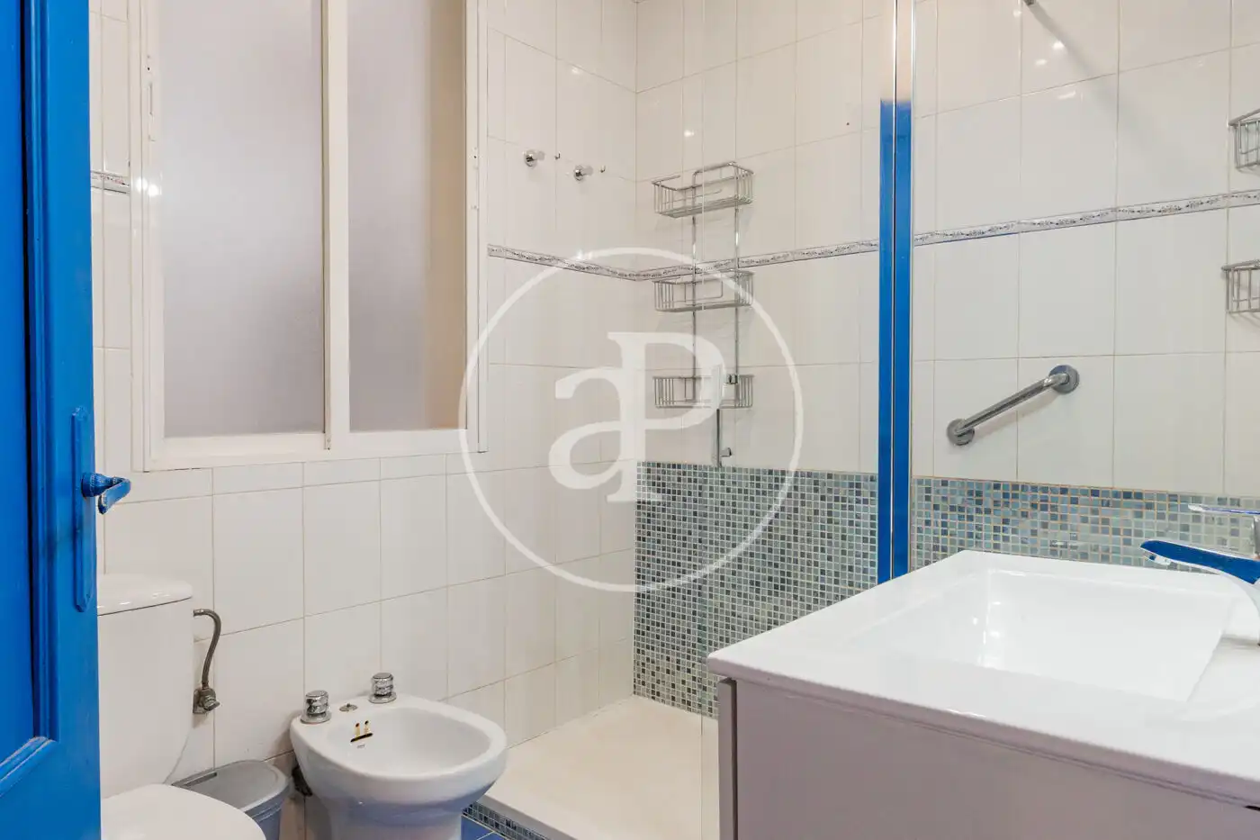 Baño de Piso en venta en Madrid con Calefacción y Amueblado