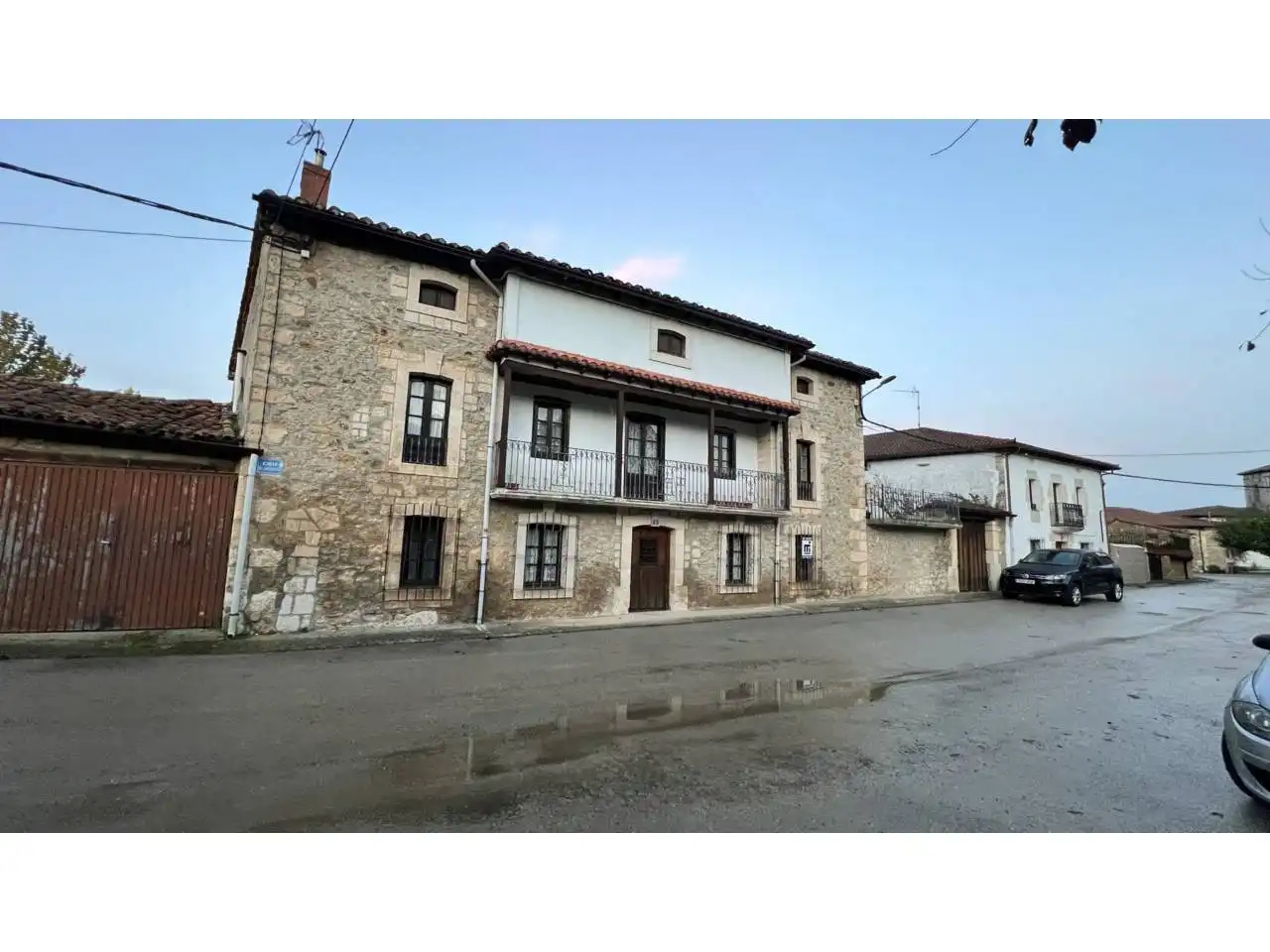 Vista exterior de Casa o xalet en venda en Merindad de Montija amb Calefacció, Jardí privat i Terrassa