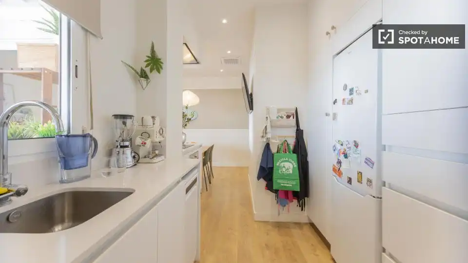 Kitchen of Flat for rent in Valencia  with Air Conditioner, Heating and Furnished