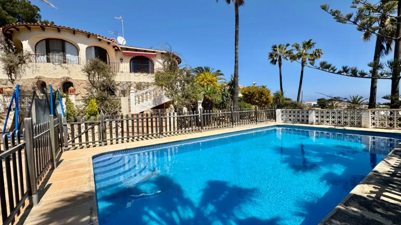 Villa mit Pool zum Verkauf in Portichol - Balcón al Mar