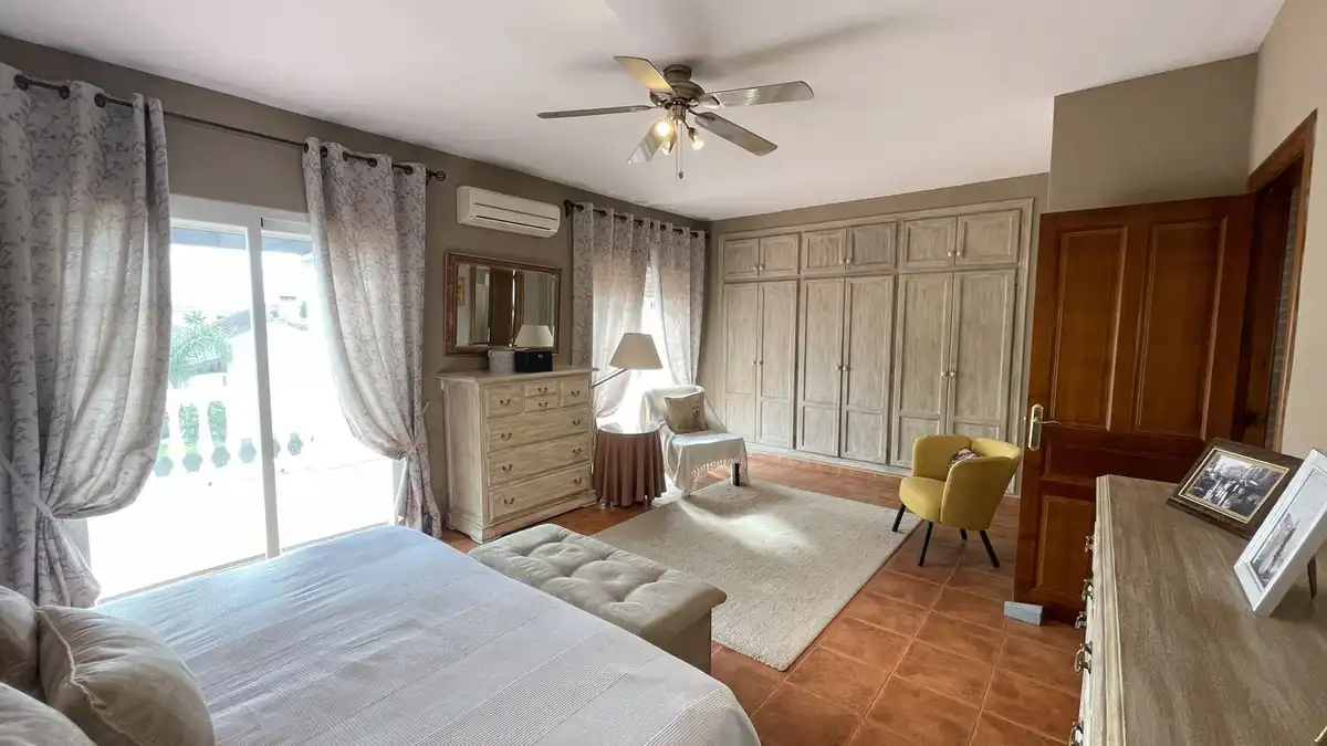 Bedroom of Houses for sale in Coín  with Air Conditioner, Storage room and Furnished