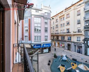 Vista exterior de Casa o xalet en venda en Torrelavega  amb Aire condicionat i Balcó