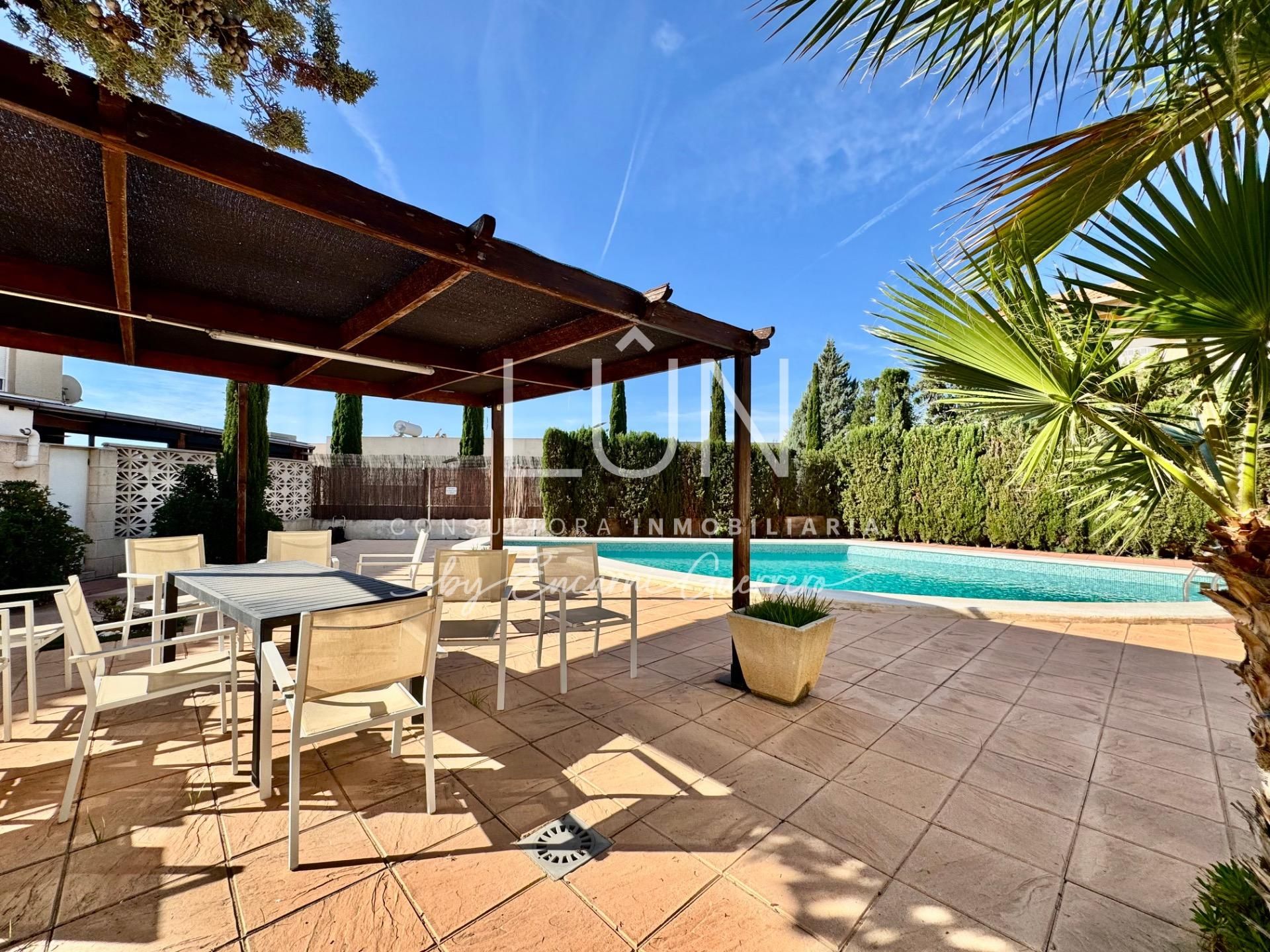 Single-family semi-detached to rent in Altorreal - El Chorrico