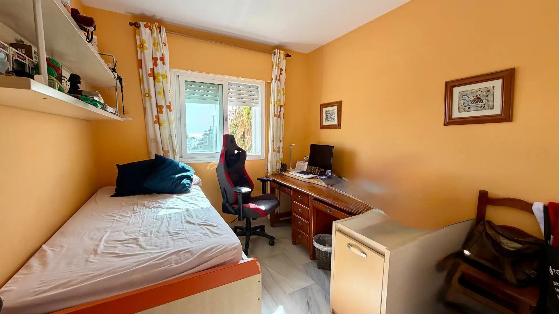 Schlafzimmer von Einfamilien-Reihenhaus zur Miete in Fuengirola mit Klimaanlage, Privatgarten und Terrasse