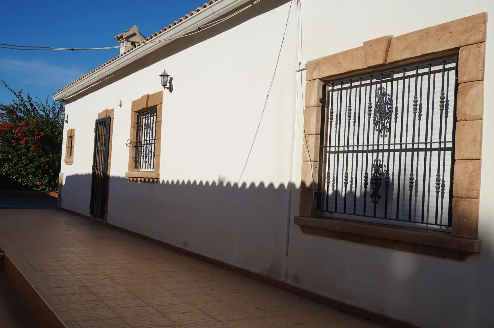 Vista exterior de Casa o xalet en venda en Elche / Elx amb Jardí privat, Terrassa i Traster