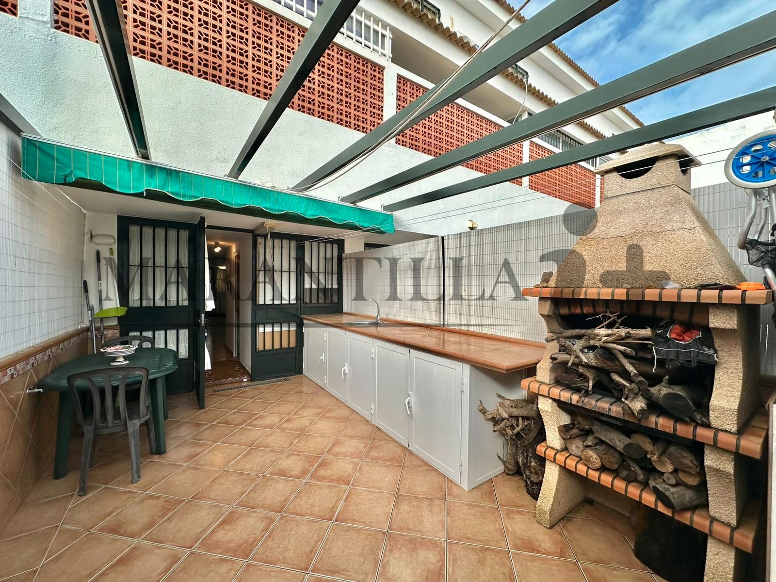 Terrassa de Casa adosada en venda en La Antilla amb Terrassa, Moblat i Balcó